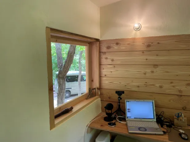 森を拠点に働き暮らす