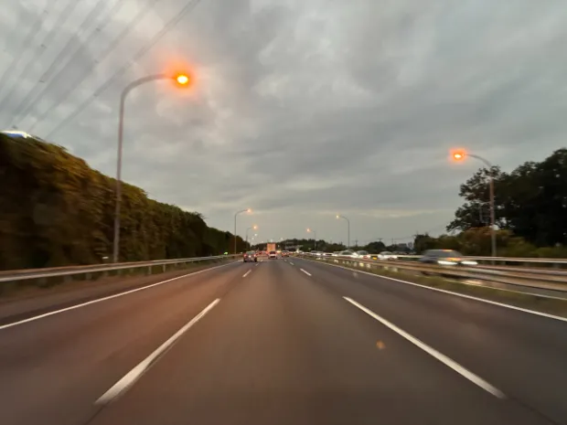 森を拠点に働き暮らす